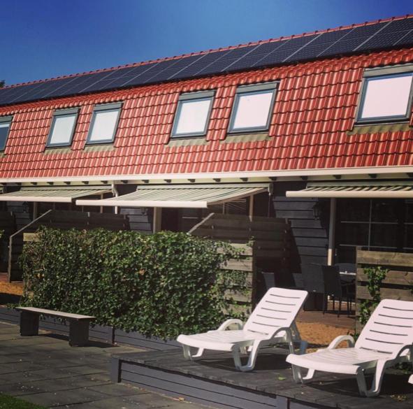 Vakantiewoningen De Schelp เรอเนสเซอ ภายนอก รูปภาพ